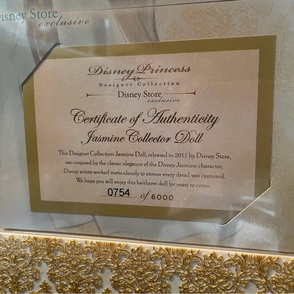 LE 2011 Disney Designer Jasmine - Picture 3 of 3